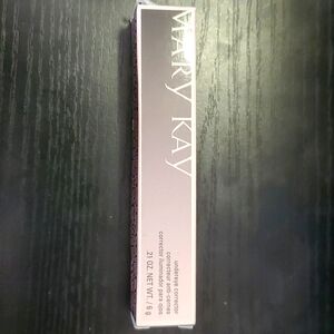Mary Kay Undeeye Corrector